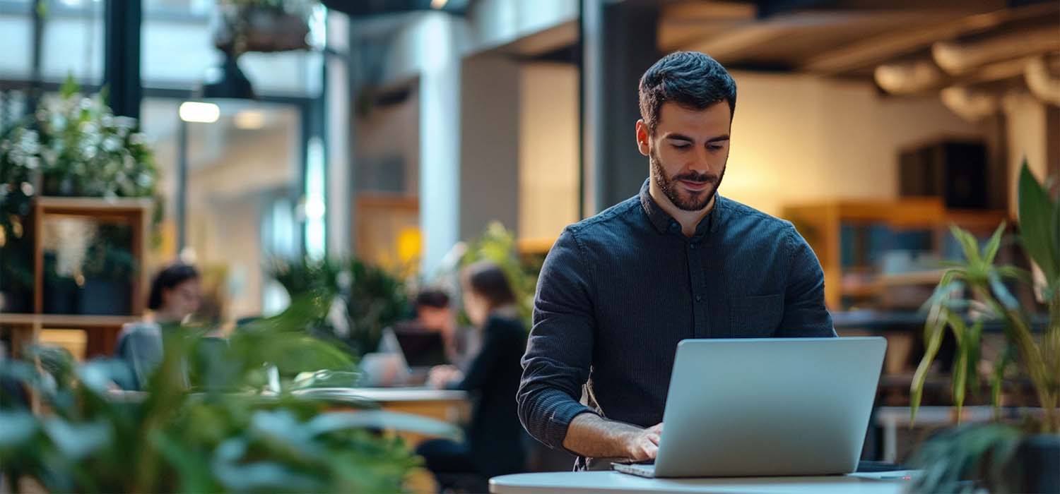 Illustration showing the benefits of Security as a Service (SECaaS) for small to mid-sized businesses.